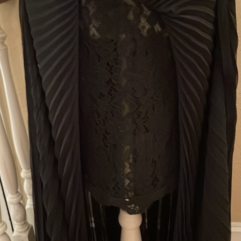 Formal gown and scarf wrap - Picture 3 of 7